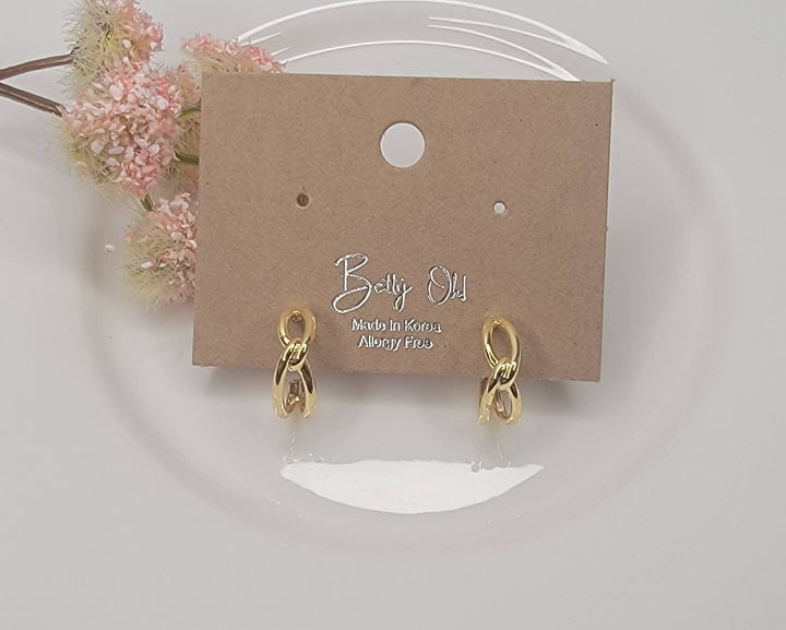 Twisted Pattern Hoop Earring: GOLD - JB32