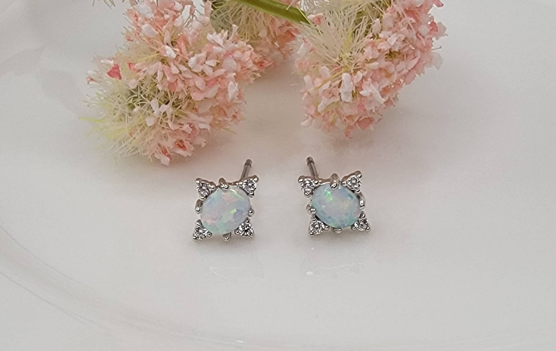 SEMI PRECIOUS OPAL STONE POST EARRINGS.: GOLD - OR160