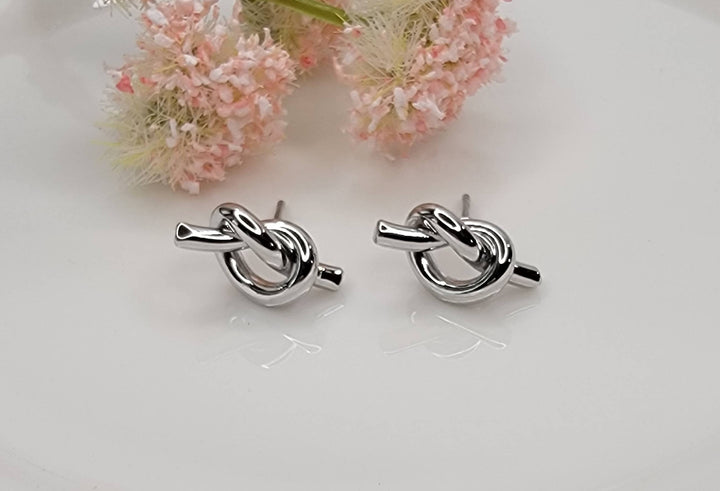 KNOT STUD EARRINGS.: GOLD - JB91