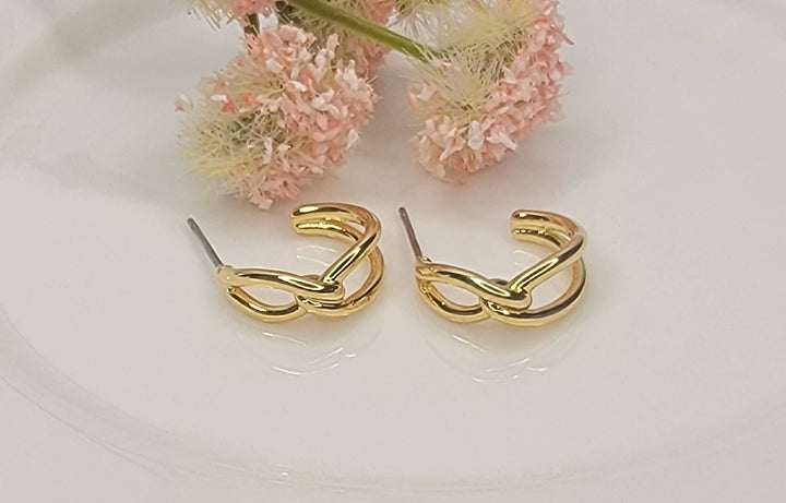 Twisted Pattern Hoop Earring: GOLD - JB32