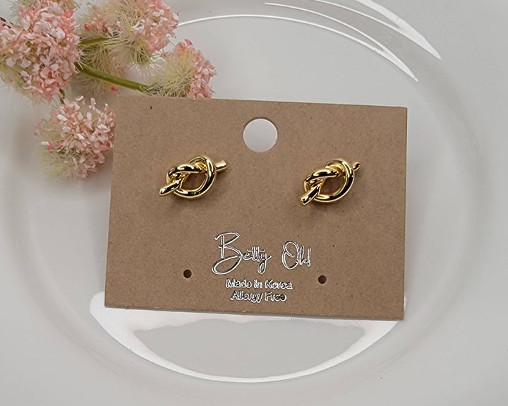 KNOT STUD EARRINGS.: GOLD - JB91
