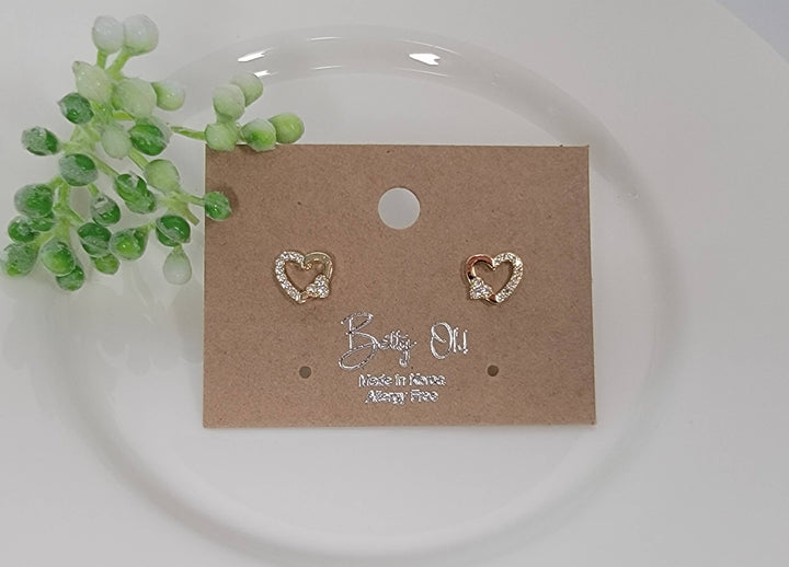 Heart Shape Post Earring: GOLD - ST34
