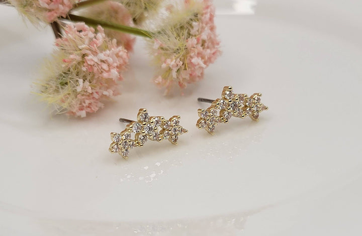CZ MULTIPLE FLOWERS POST EARRINGS.: GOLD - HA282
