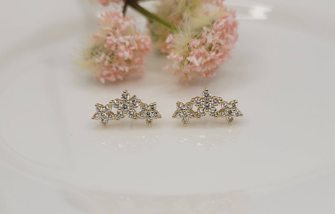 CZ MULTIPLE FLOWERS POST EARRINGS.: GOLD - HA282