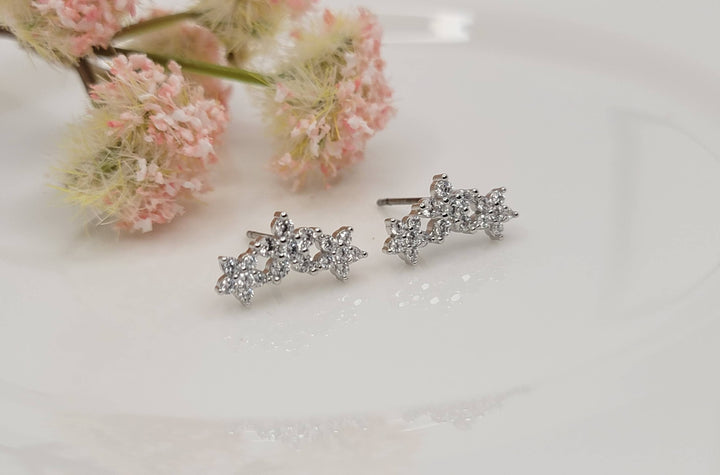 CZ MULTIPLE FLOWERS POST EARRINGS.: GOLD - HA282