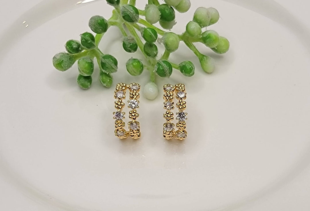 SMALL DOUBLE LAYER CZ HOOP - LC8