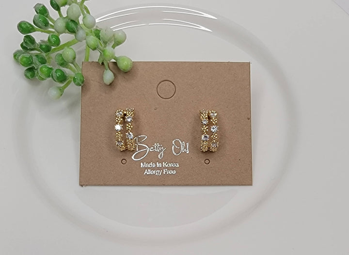 SMALL DOUBLE LAYER CZ HOOP - LC8