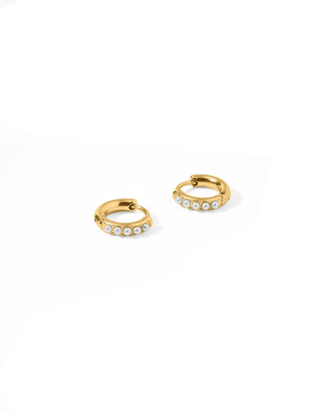Huggie Earrings - Scarlett Hoop Gold 8mm Pearl
