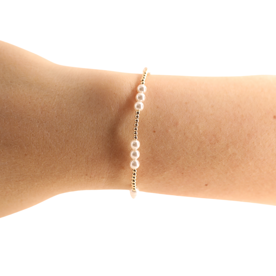 ILY Pearl Bracelet in Gold
