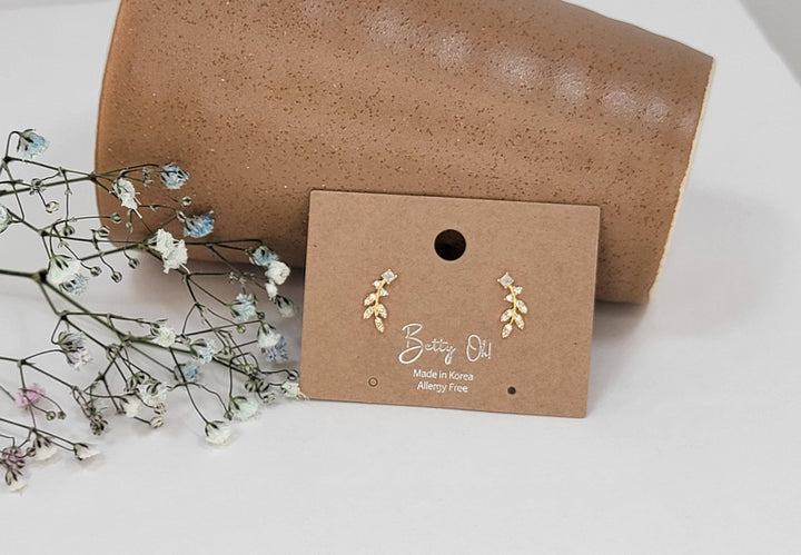 Delicate Flower Leaf Pattern Post Earring: Gold - JY3
