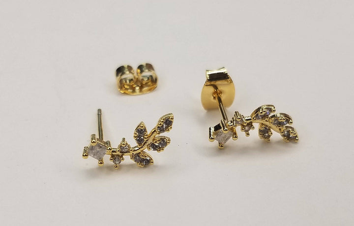 Delicate Flower Leaf Pattern Post Earring: Gold - JY3