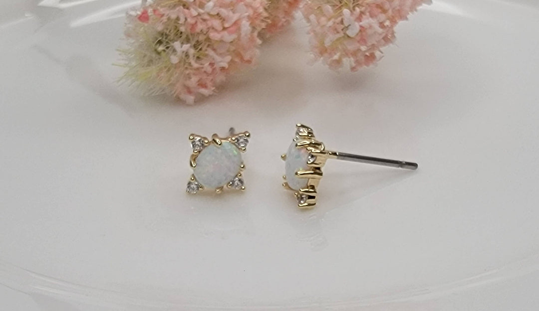 SEMI PRECIOUS OPAL STONE POST EARRINGS.: GOLD - OR160