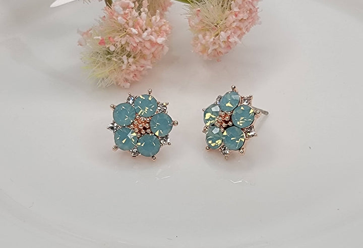 OPAL FLOWER POST EARRINGS.: WHITE OPAL - NA39