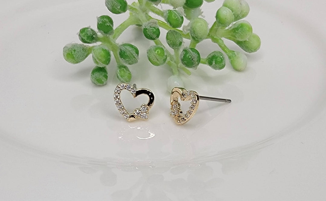 Heart Shape Post Earring: GOLD - ST34