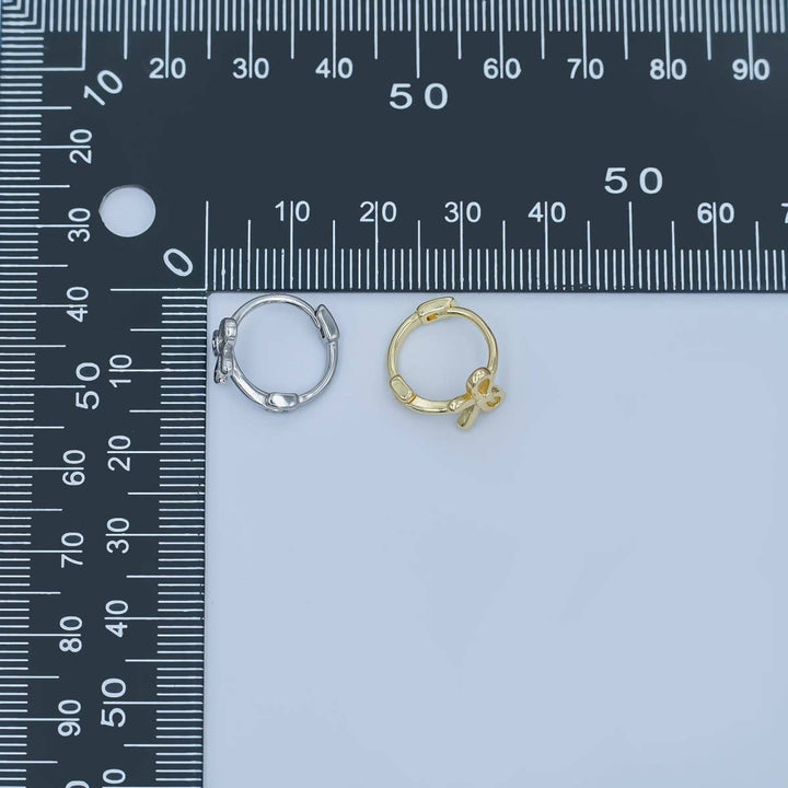 24K Gold Filled 15mm Ribbon Bow Huggie Earrings in Gold & Silver | AE696 AE697: GOLD