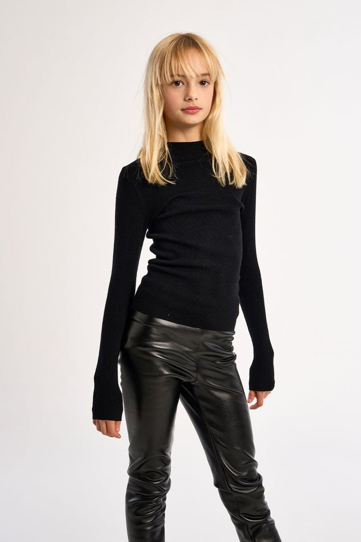 BLACK KNITTED SWEATER